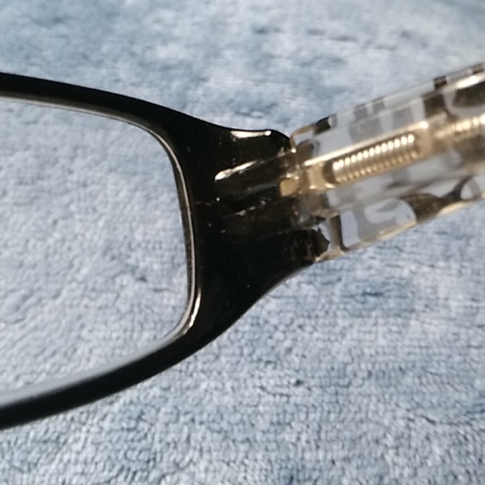 Reading Glasses - Picture 4 of 5